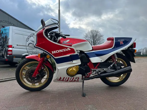 Honda CB1100R