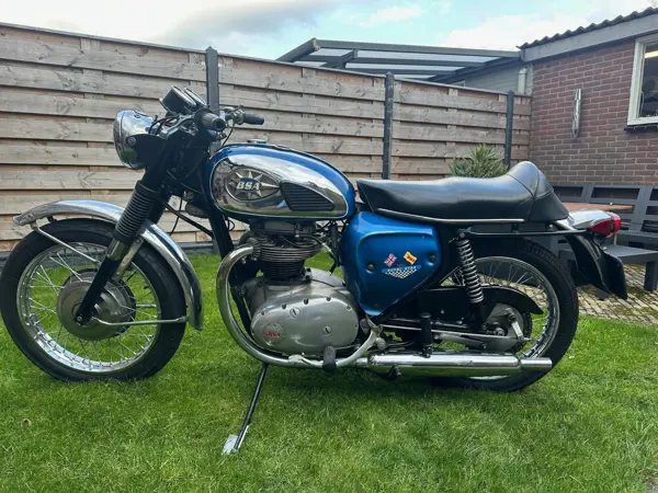 BSA A50 Royal Star