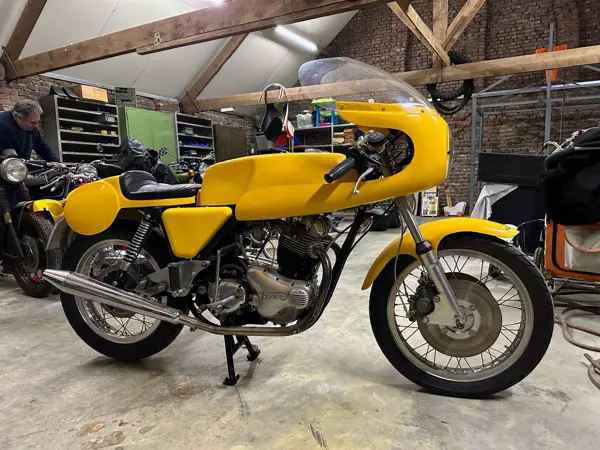 Norton 750