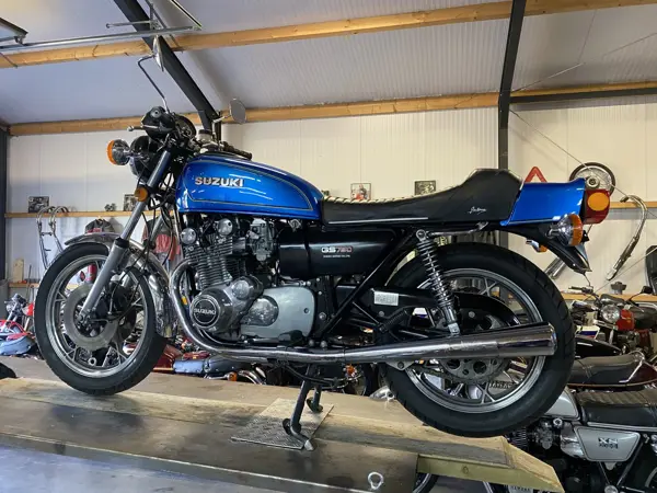 Suzuki GS750